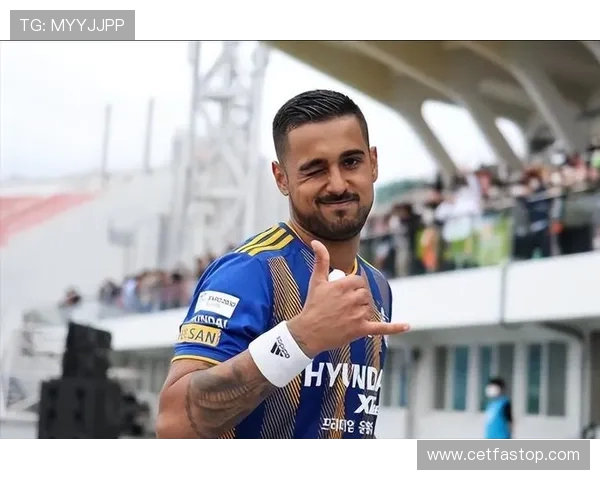 重庆铜梁龙前锋莱昂纳多右大腿受伤预计休养5至6周